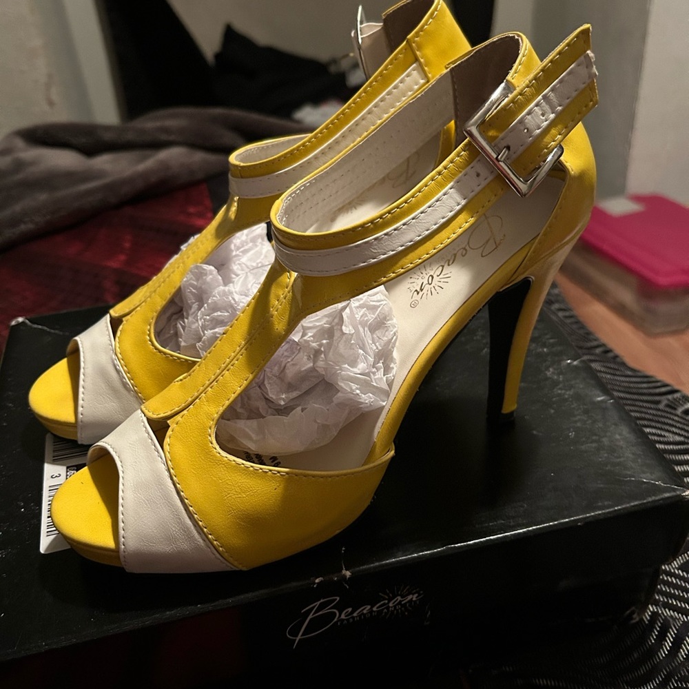 BEACON YELLOW AND WHITE HEELS